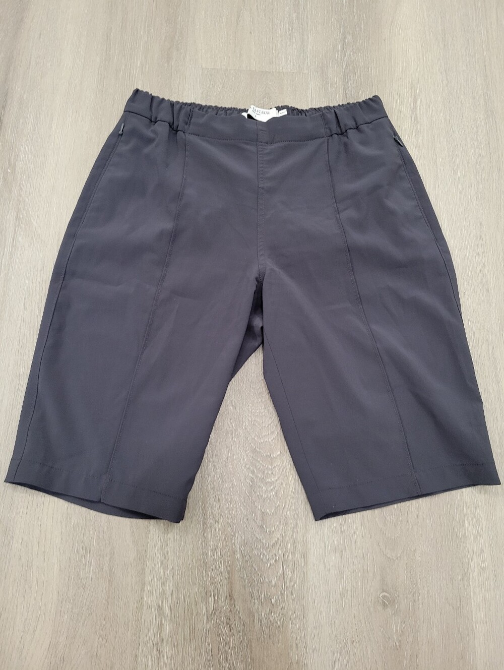 MM Lafleur Bermuda Shorts Size 4
